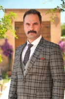 Постер из сериала Преемник: зов предков