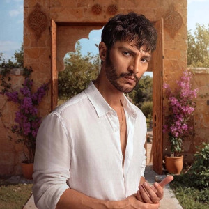 Ильхан Шен в роли Серхат Йелдуран — сериал Преемник: зов предков