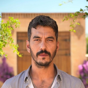 Мерт Доган в роли Ашир Кордаглы — сериал Преемник: зов предков